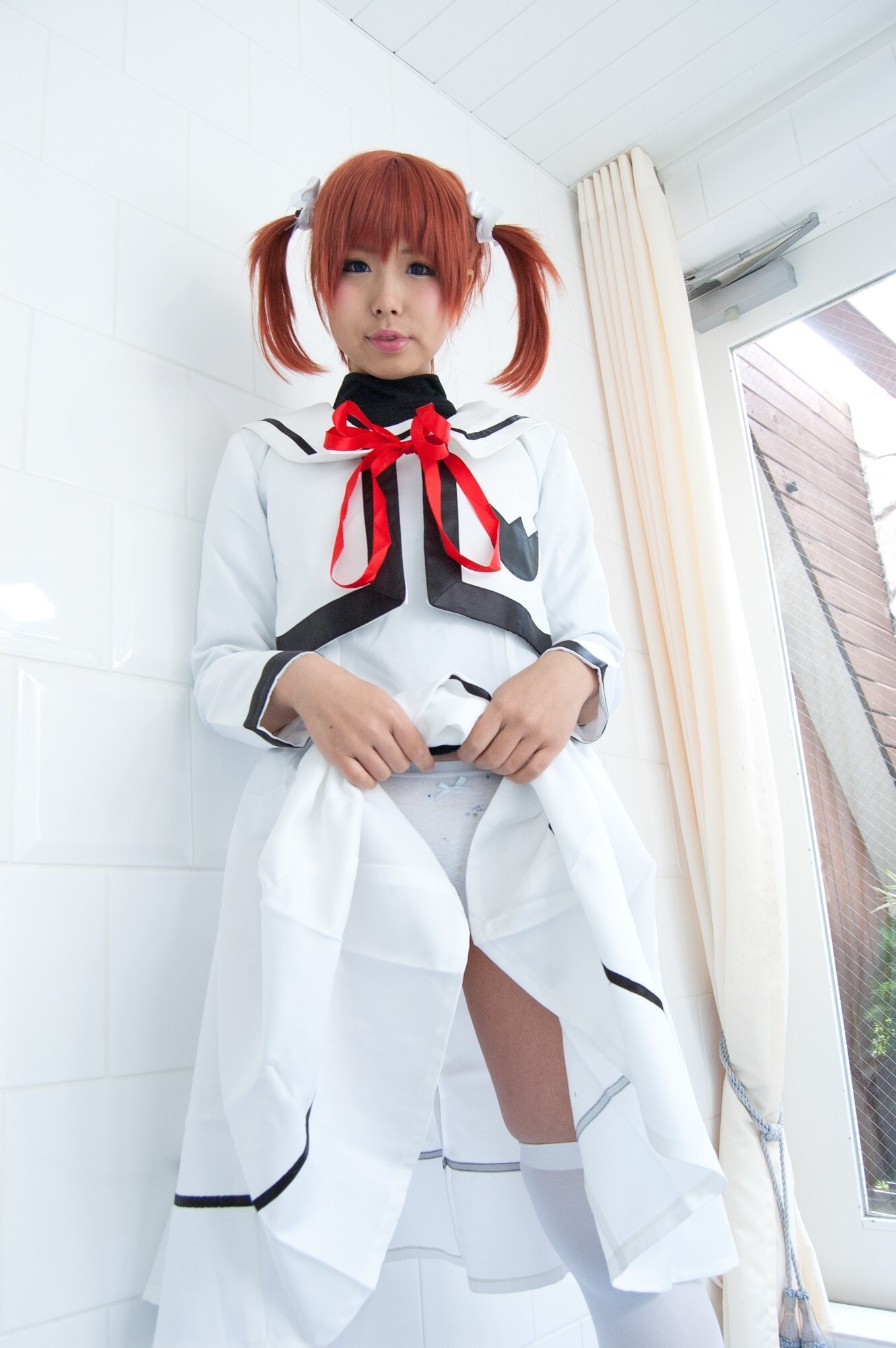 [Cosplay]  Hot Maho Shojo Lyrical Nanoha 1